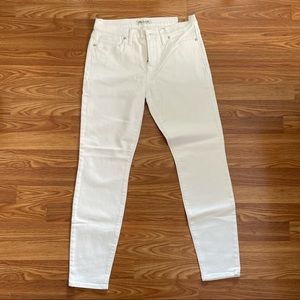8" Skinny Jeans in Pure White
